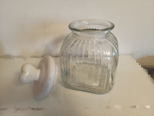 Vaso in vetro con coperchio ermetico 