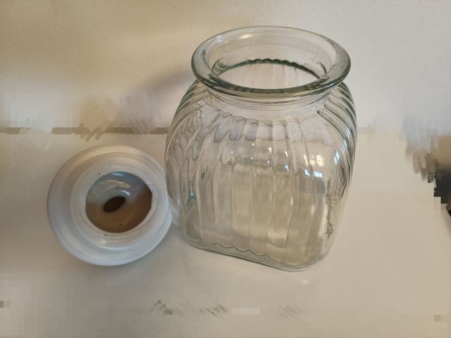 Vaso in vetro con coperchio ermetico 