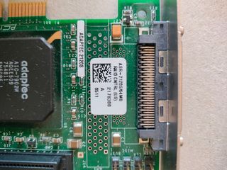 Tarjeta controladora Adaptec 2120s