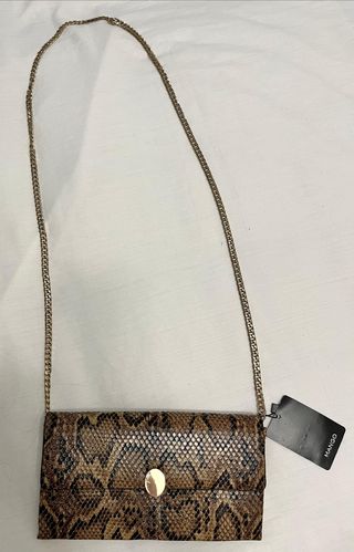 Bolso pequeño tipo piel serpiente Mango 