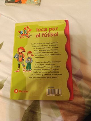 Kika Superbruja, loca por el fútbol (Kika superbruja / Kika super witch) (Spanish Edition)