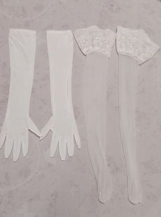 Medias y guantes para novia
