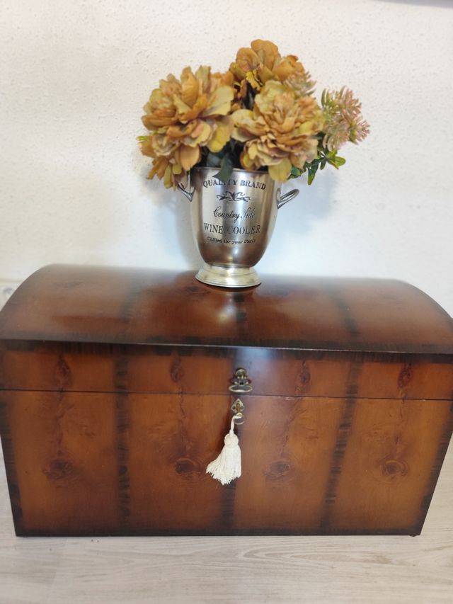 Arcón madera. Gran capacidad