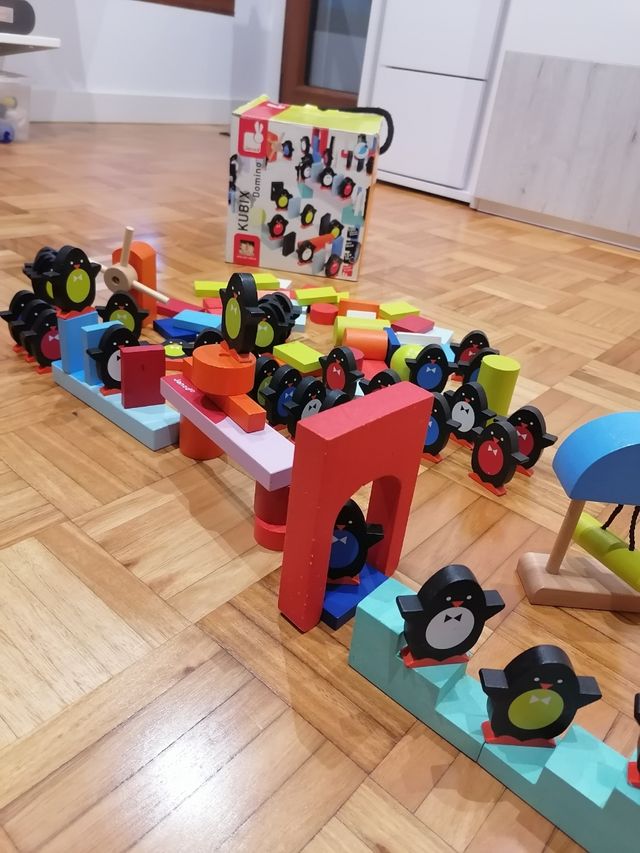 Dominó pingüinos KUBIX de Janod