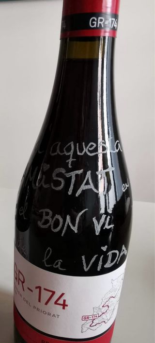 Grabado de copas botellas y vasos personalizados