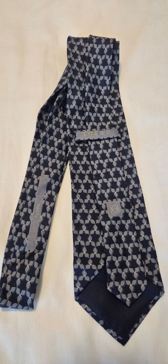 Corbata Loewe