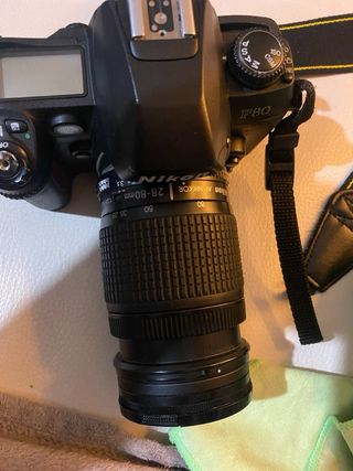 Camara reflex Nikon F80  28/80  y 135/400
