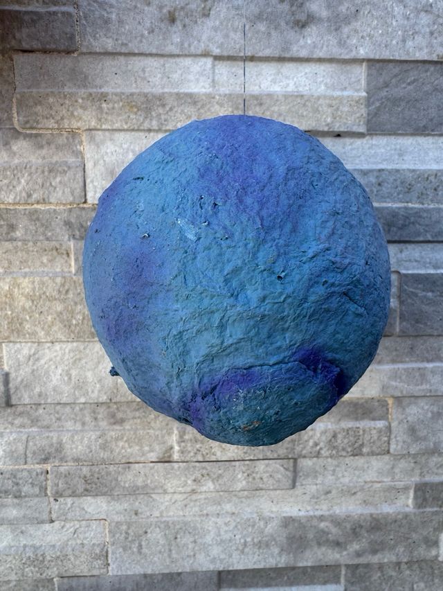 Planeta de techo artesanal. Papel y porexpan