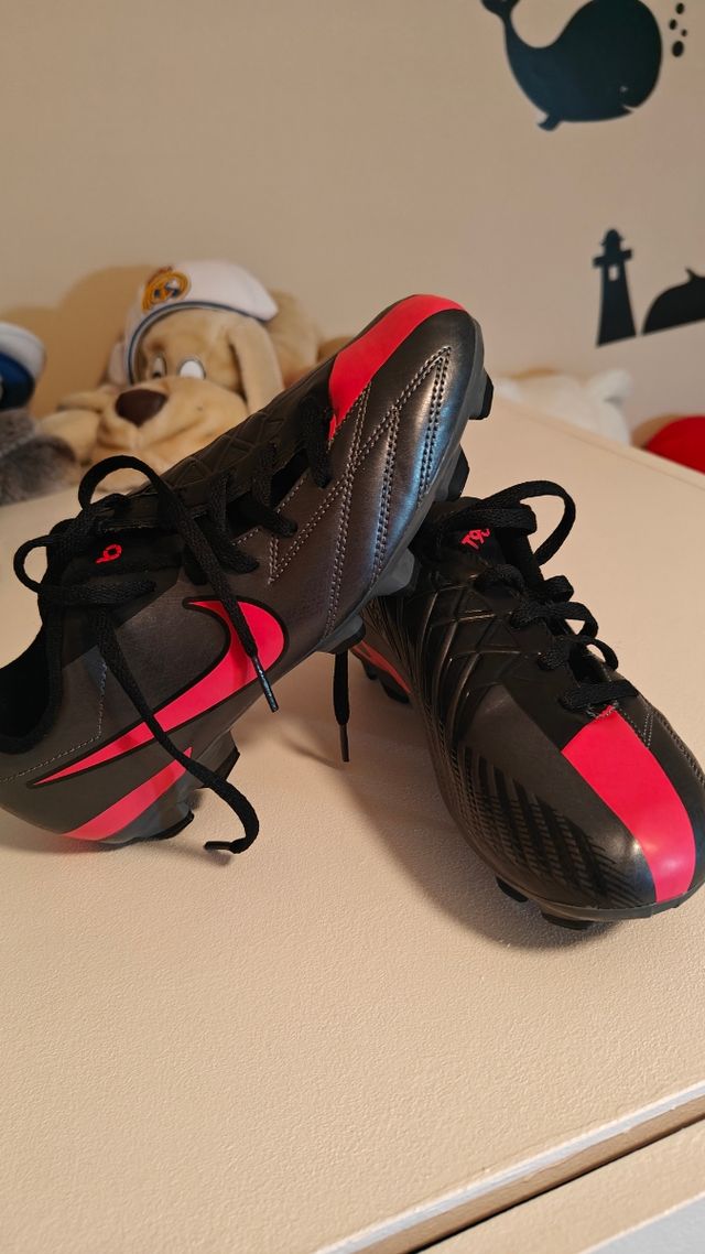 Botas tacos fútbol Nike T90 N°36.5