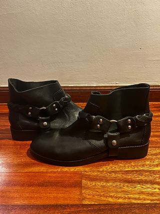 Botines negros de piel de Mango 