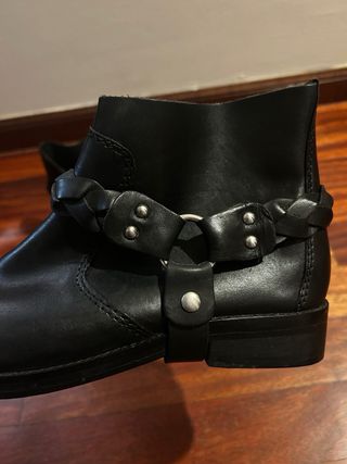 Botines negros de piel de Mango 