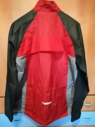 ¡OCASIÓN!. Chubasquero CRAFT (XL). NUEVO