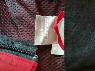 ¡OCASIÓN!. Chubasquero CRAFT (XL). NUEVO