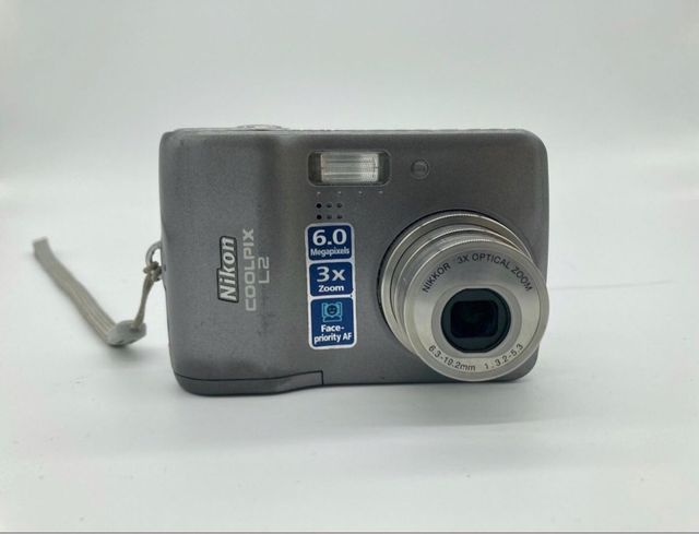 Nikon coolpix L2