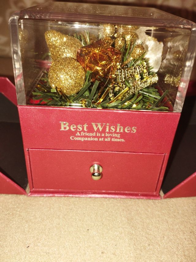 Joyero caja con lazo rojo