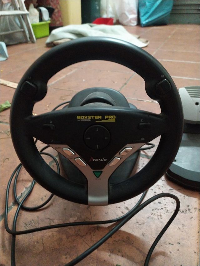 Manubrio e pedaliera videogiochi