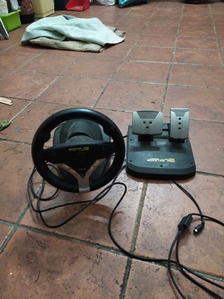 Manubrio e pedaliera videogiochi