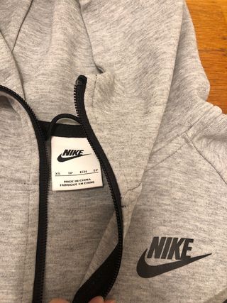 chaqueta nike tech gris
