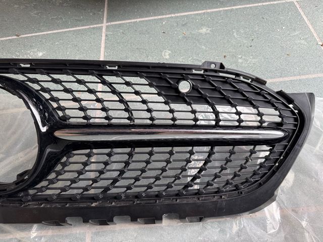 Parrilla mercedes benz