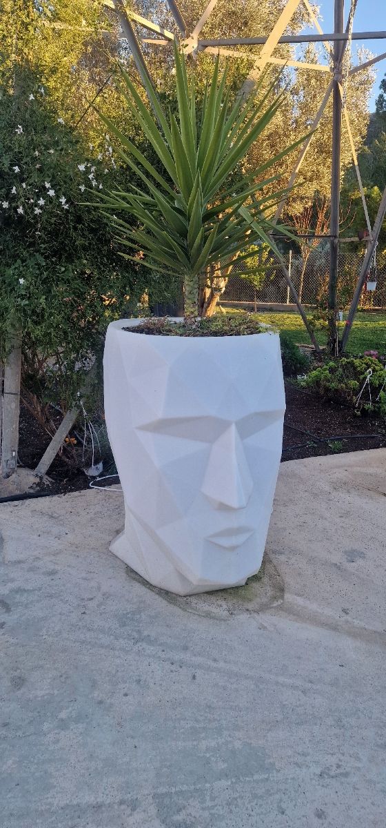 Macetero de diseño Adan Vondom 