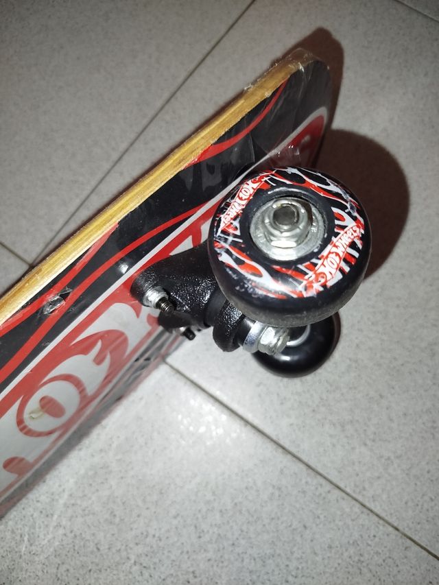 Skate HotWheels Patinete