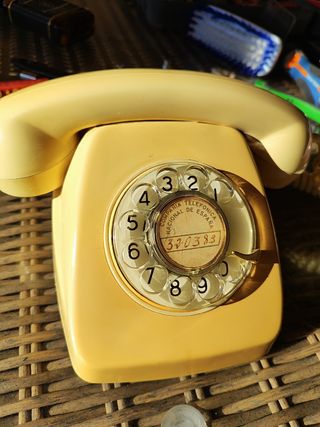 Teléfono fijo vintage años 80