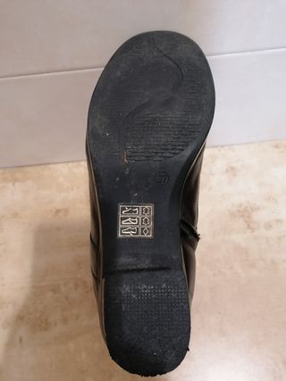 Botines de piel negros