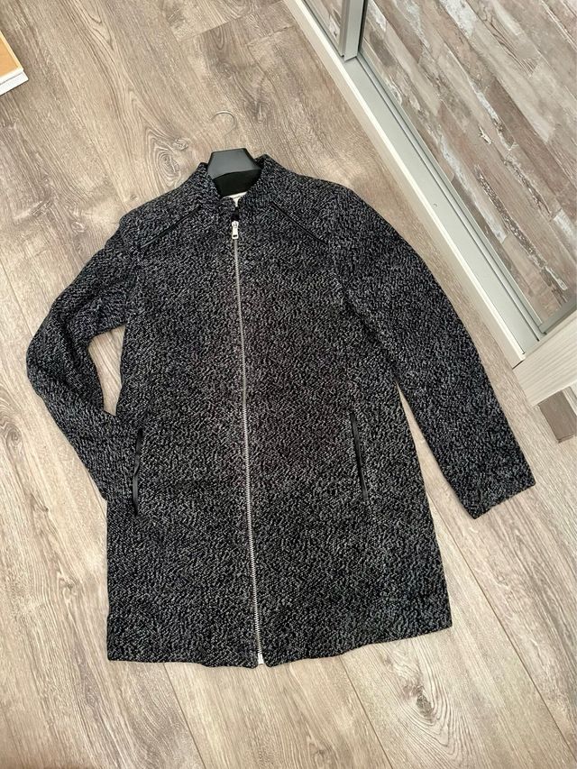 Abrigo Stradivarius , un fondo de armario