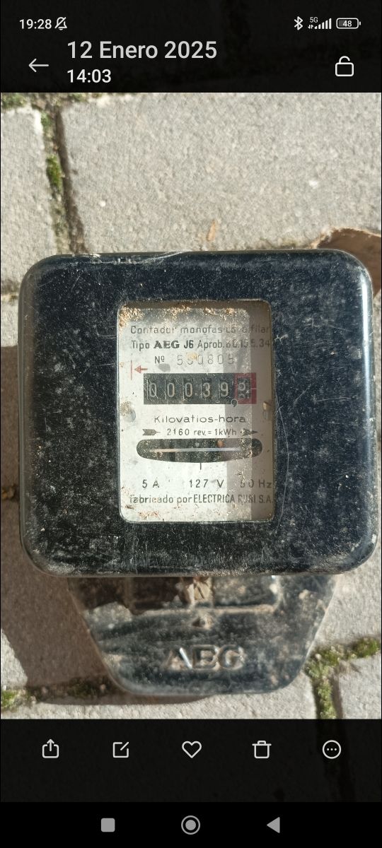 Contador eléctrico antiguo