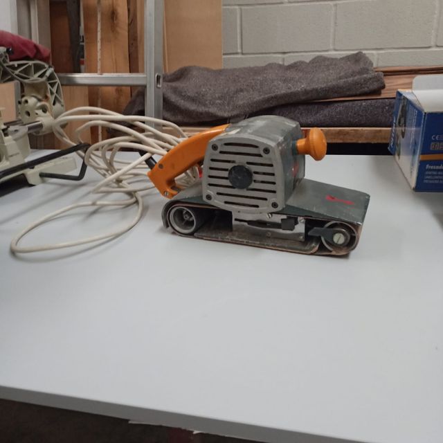 Maquina lijadora de banda Legna