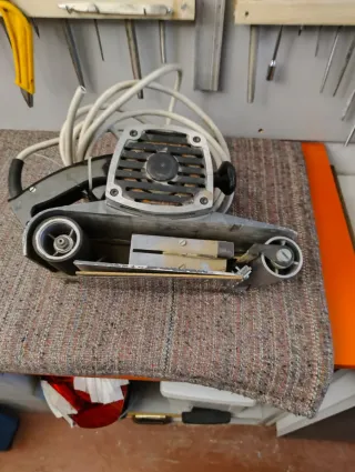 Maquina lijadora de banda Legna