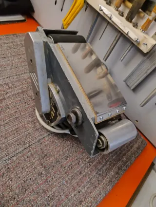 Maquina lijadora de banda Legna