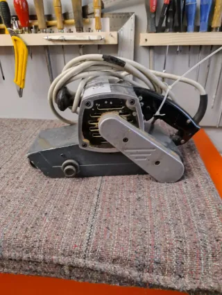 Maquina lijadora de banda Legna