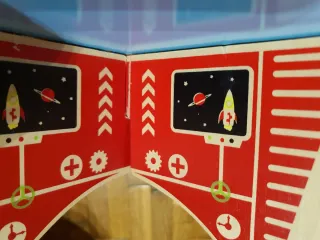 Cohete de madera interactivo Montessori