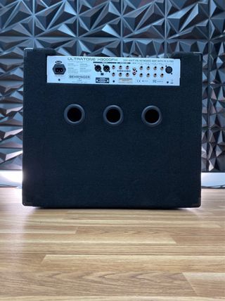 ENVÍO NO INCLUIDO Behringer Ultratone K3000FX