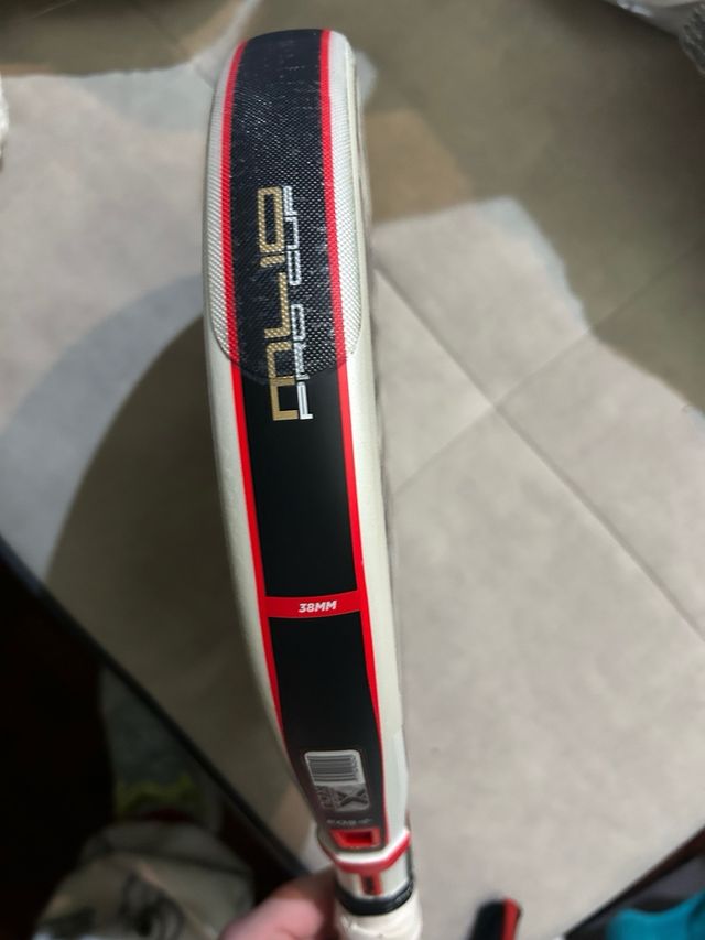 Vendo pala de padel NOX