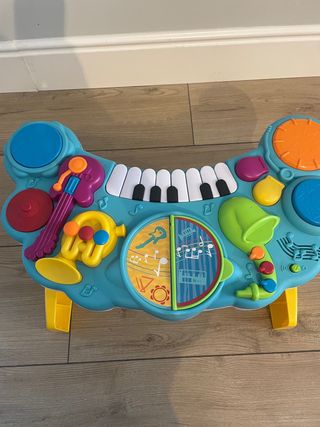 Piano musical de juguete