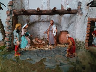 Belen/nacimiento,en peana...