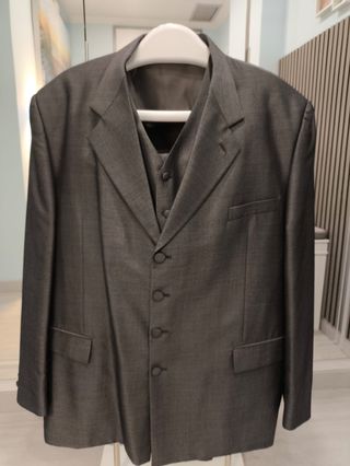 Traje de caballero muy elegante