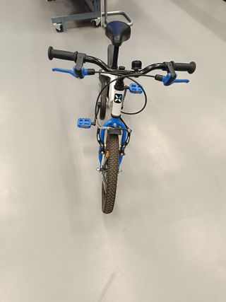 Bicicleta niño decathlon 16 pulgadas. Casi nueva.