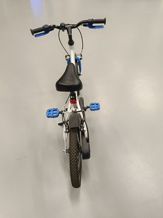 Bicicleta niño decathlon 16 pulgadas. Casi nueva.
