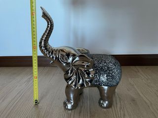 Elefante cromado efecto critales rotos 