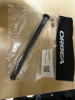 Eje trasero orbea 12 * 168  refrencia X0800000