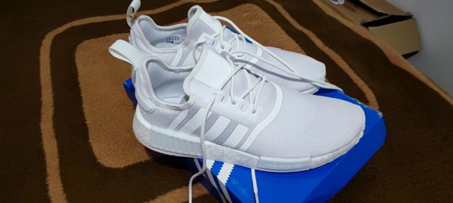 ADIDAS NMD R1 BLANCAS