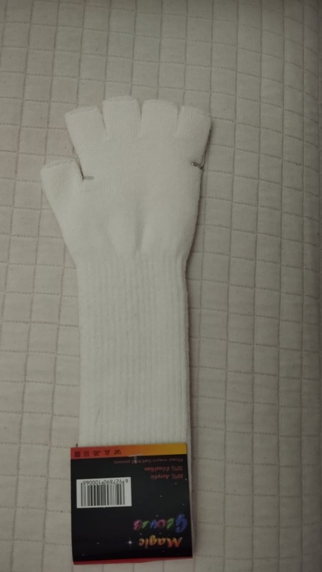 Guantes blancos