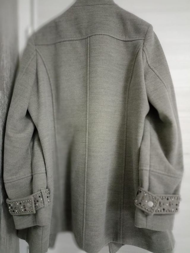 Giaccone da donna in tessuto.