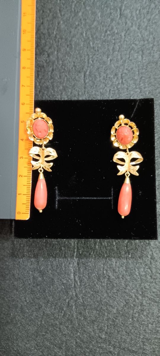 Pendientes Oro 18k Coral Natural
