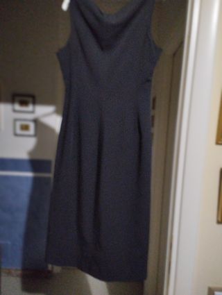 Abito nero da cerimonia.