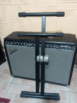 Amplificatore chit.fender 100piu reggiamplificator