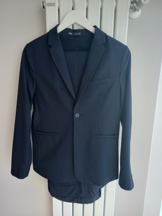 Traje júnior. Talla 13-14 años. Zara.